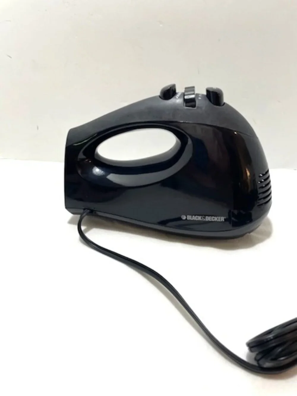Black & Decker Hand Mixer 6-Speed with‎ Attachments & Storage Case Model MX217